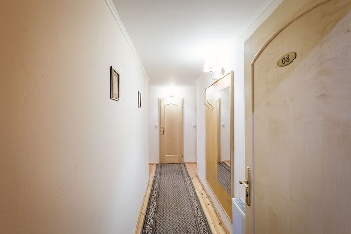 Room 5 of 64