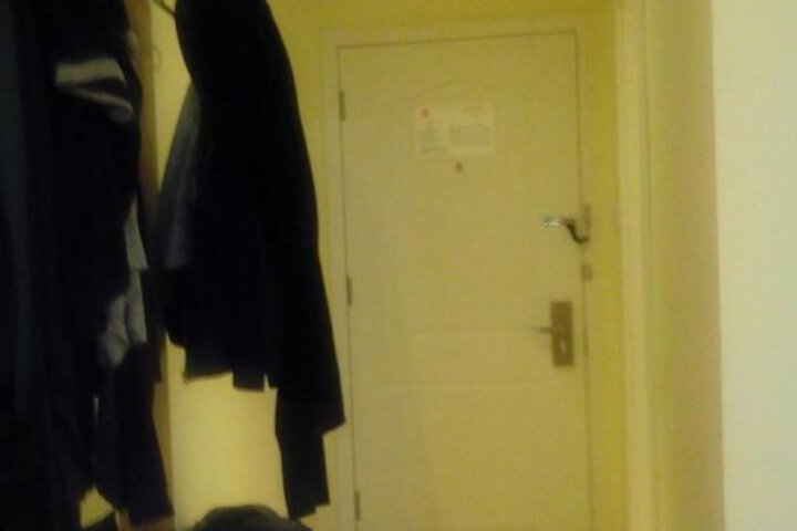 Room 8 of 13