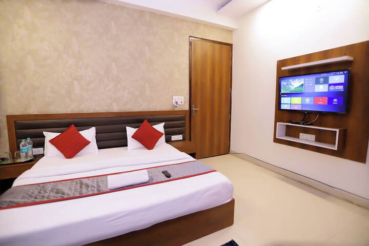 Room 3 of 14