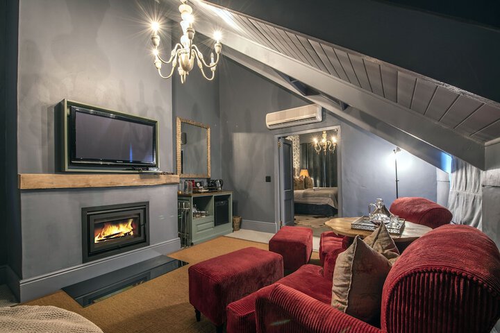 Room 4 of 66