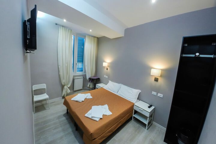 Room 6 of 17