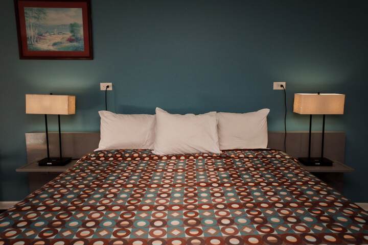 1 King Bed Ground Floor (9 of 24)