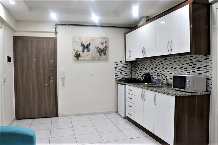 Room 10 of 16