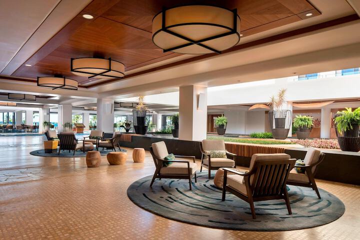 Lobby lounge