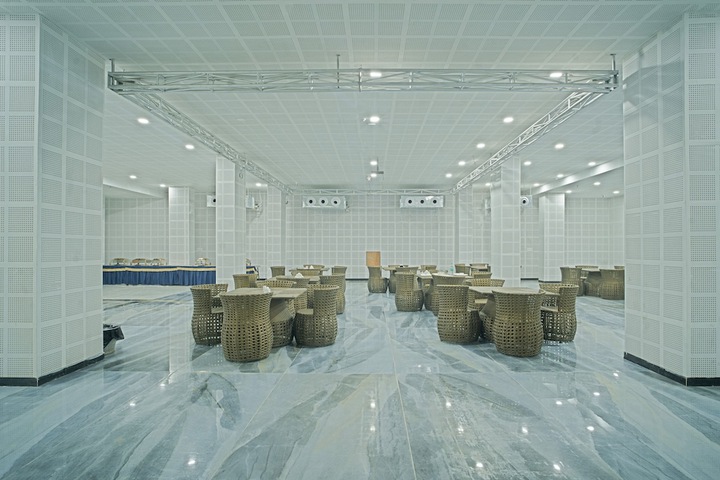 Ballroom/Hall 13 of 18