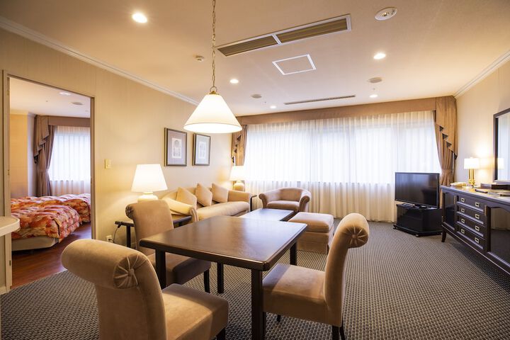 Room 51 of 240