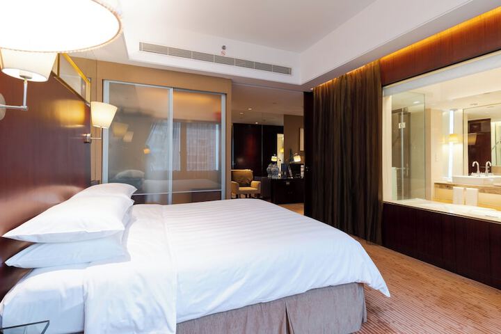 Room 19 of 60