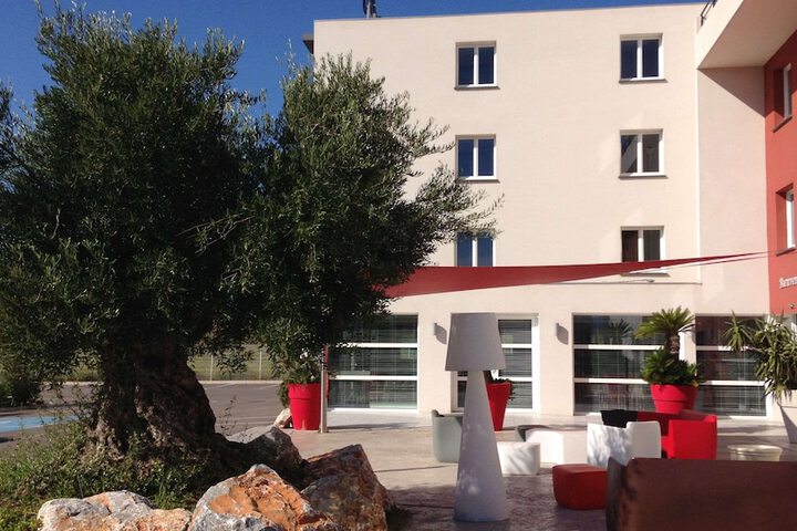 Hotel 83 of 93
