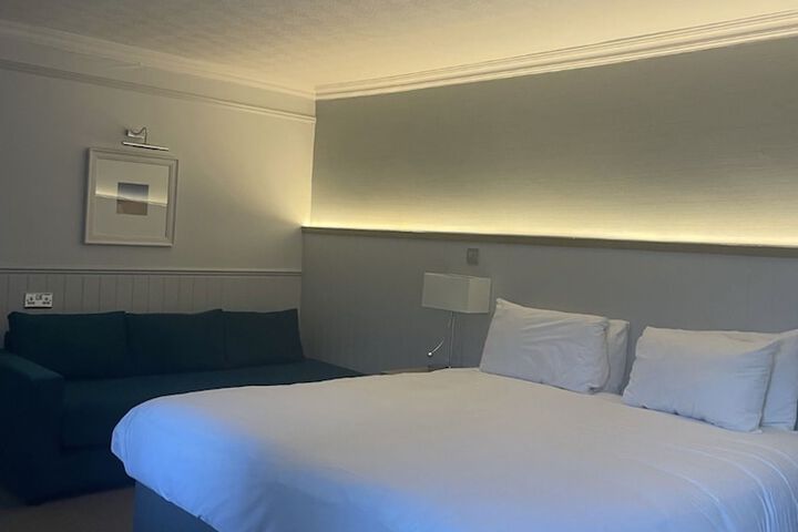 Room 30 of 75