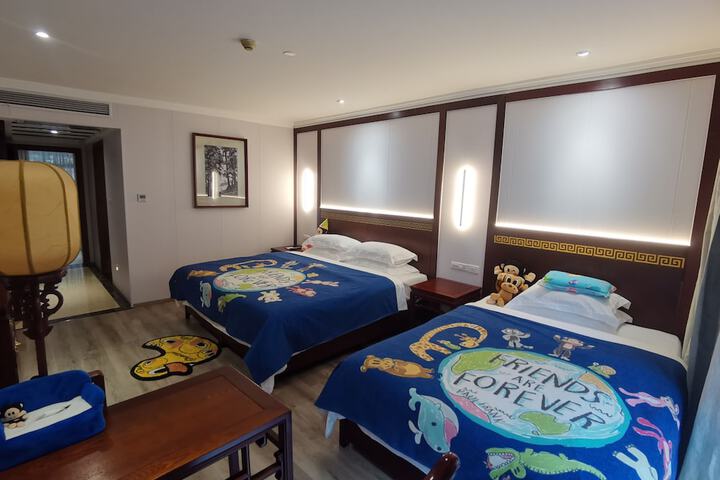 Room 10 of 52