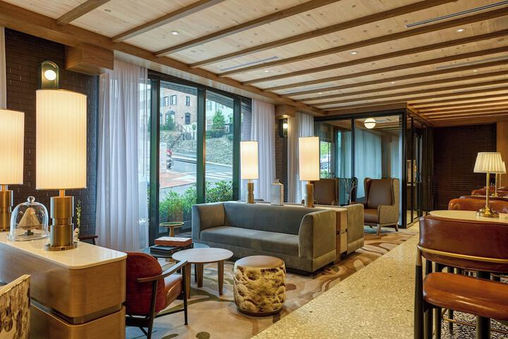 Hotel Interior 4 of 37