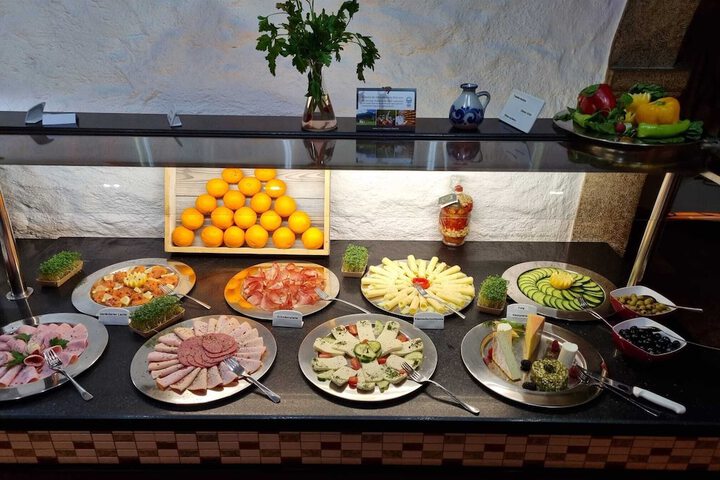 Dining 59 of 73