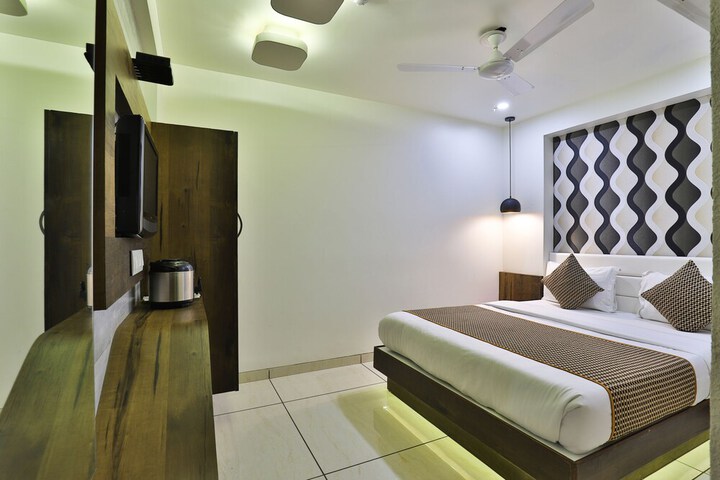 Room 54 of 66