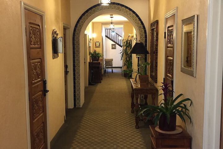 Ballroom/Hall 184 of 221