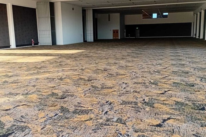 Ballroom/Hall 17 of 20