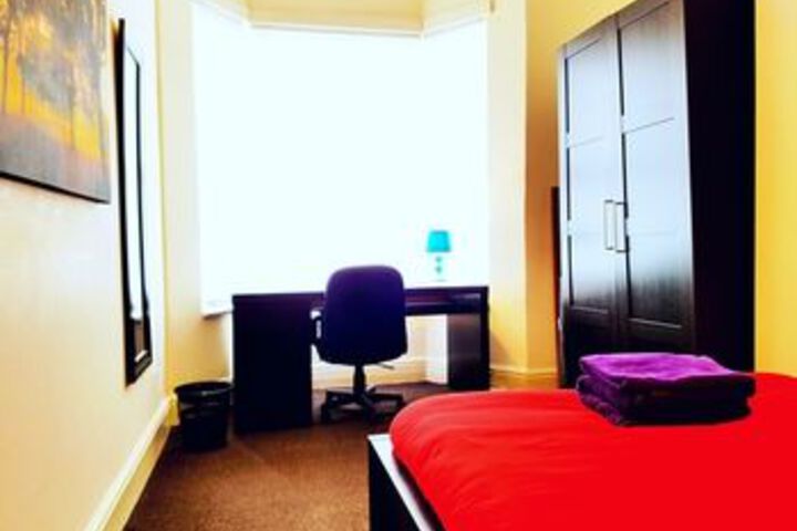Room 7 of 10