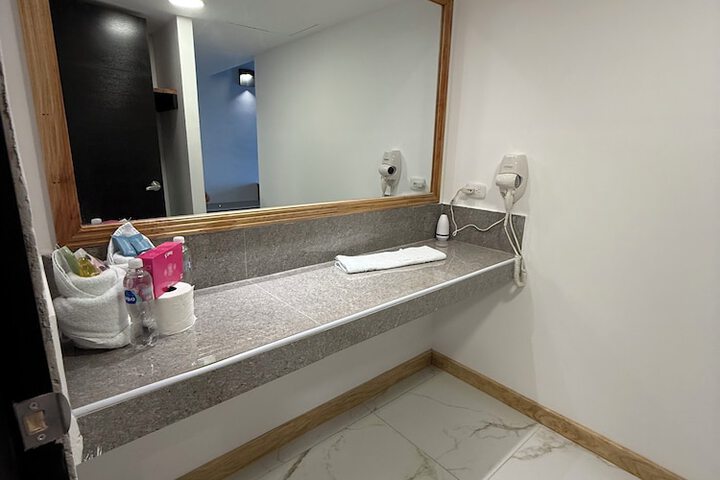 Room 85 of 189