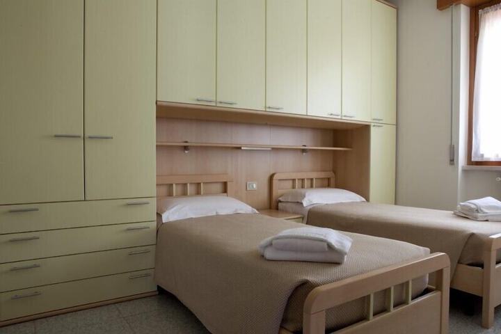 Room 10 of 41