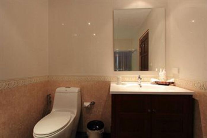 Room 2 of 37