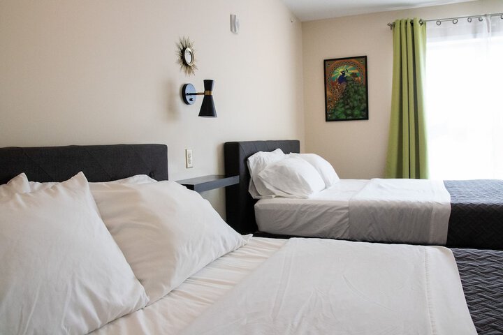 Room 8 of 18