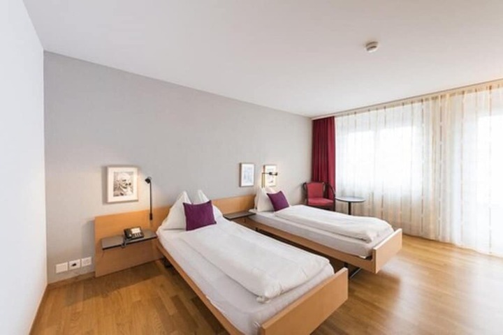 Room 4 of 23