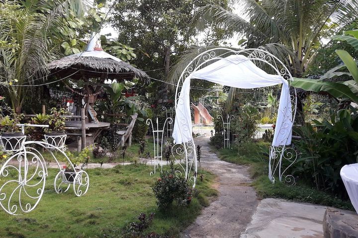 Hotel Exterior 43 of 64