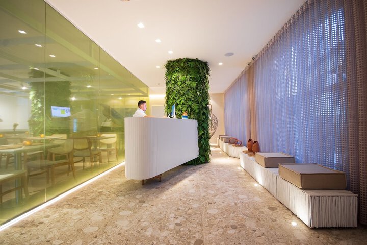 Hotel 42 of 43