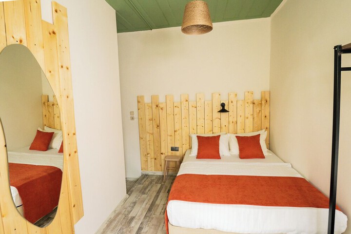 Room 12 of 47