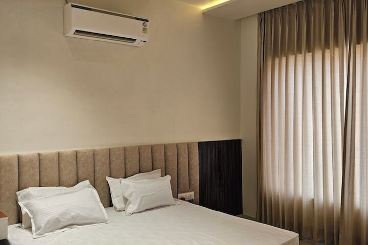 Room 10 of 35