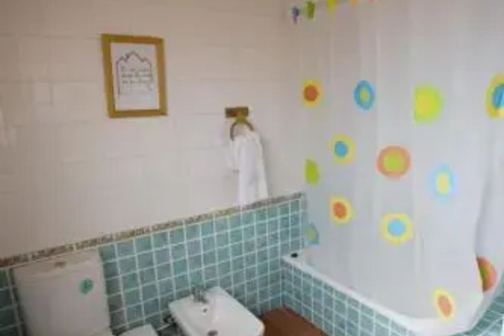 Room 5 of 9