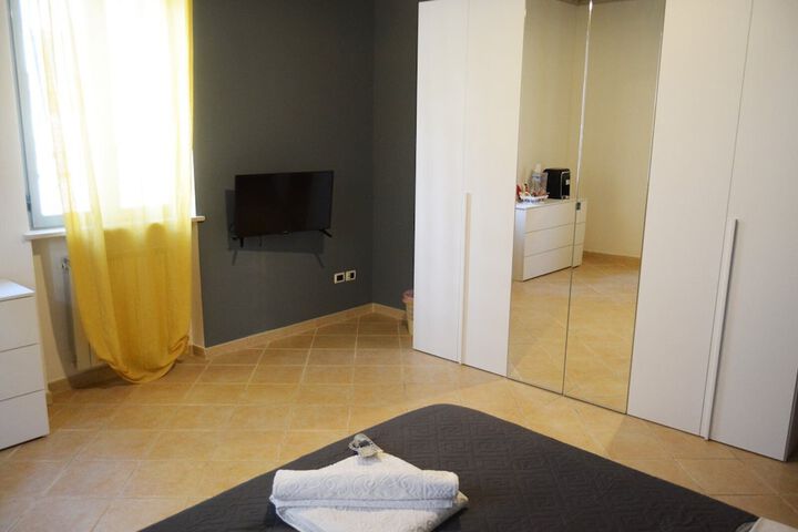 Room 10 of 20