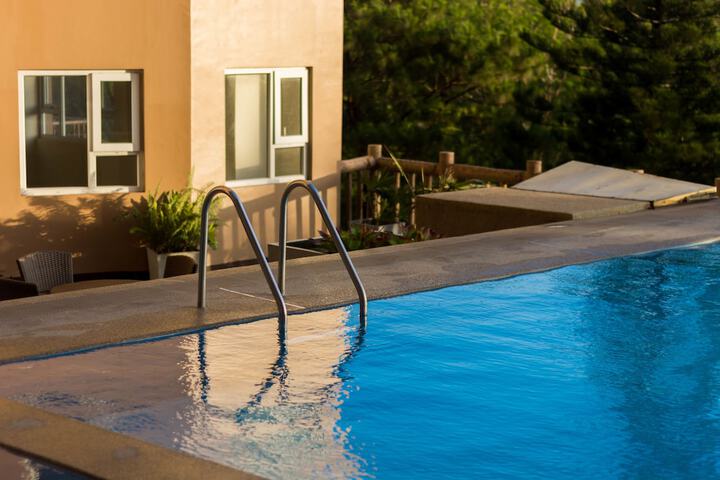 Hotel Pool