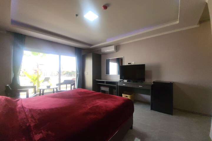 Room 9 of 116