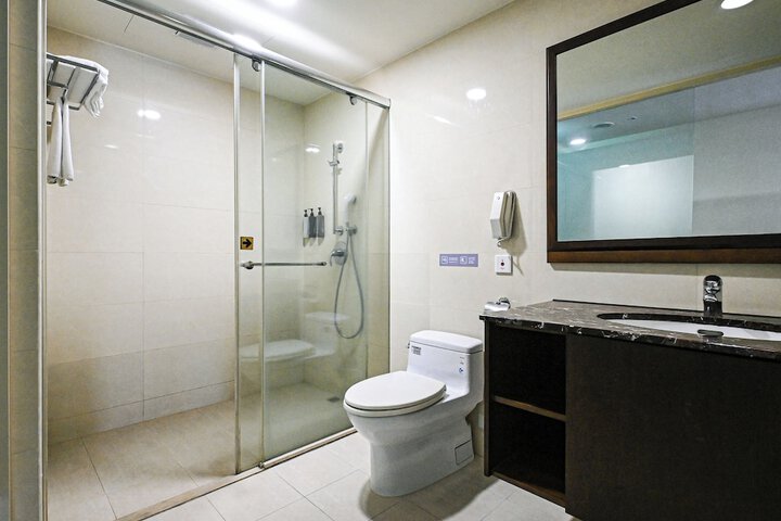 Room 53 of 72