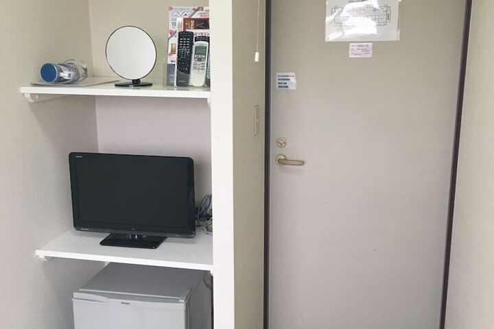 Room 4 of 30