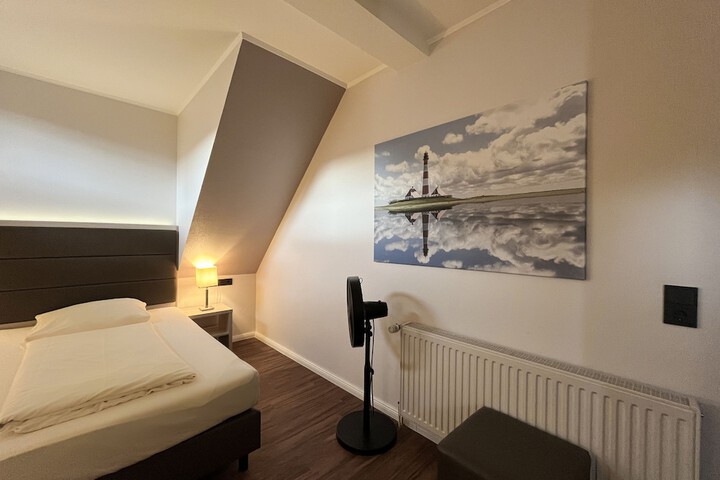 Room 37 of 92