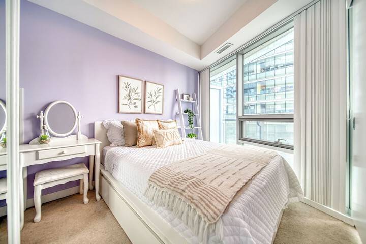 Room 43 of 185