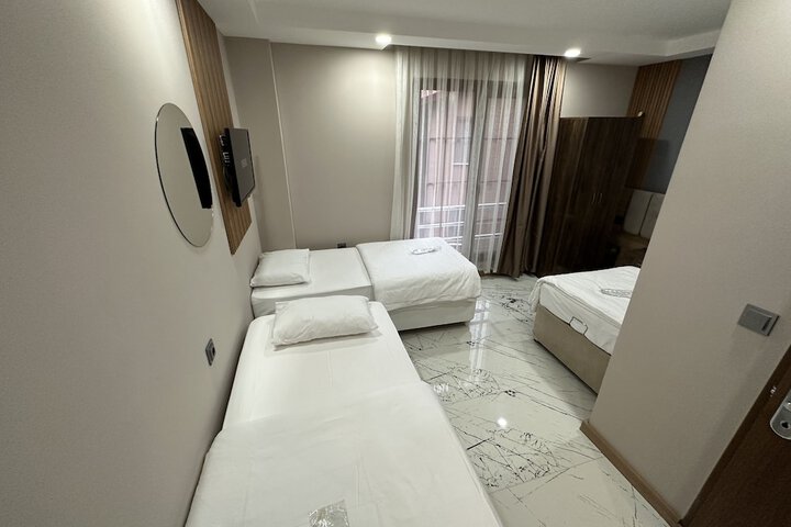 Room 10 of 40