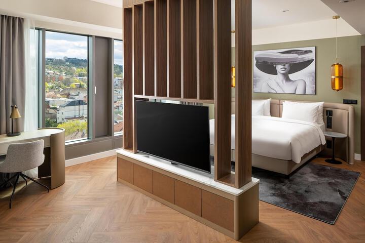 Room 48 of 166