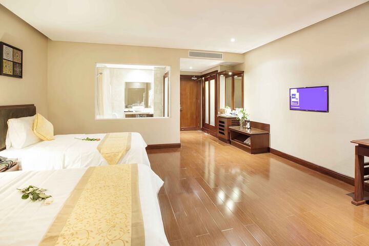 Room 13 of 72
