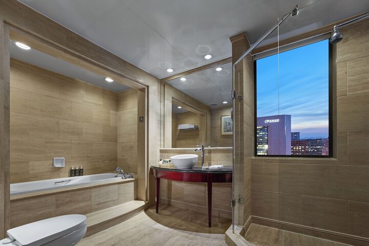 Room 16 of 34