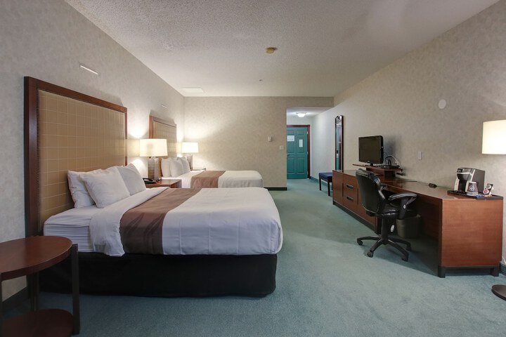 Room 4 of 12