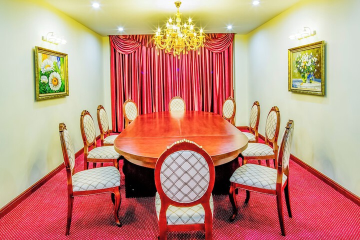 Room 19 of 42