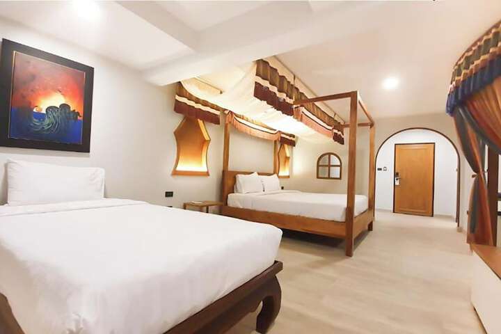 Room 13 of 54