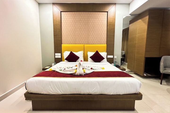 Room 4 of 15