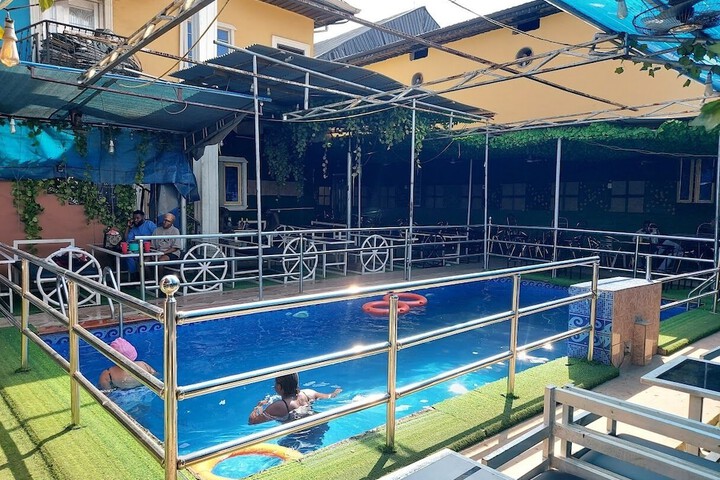 Pool 4 of 17