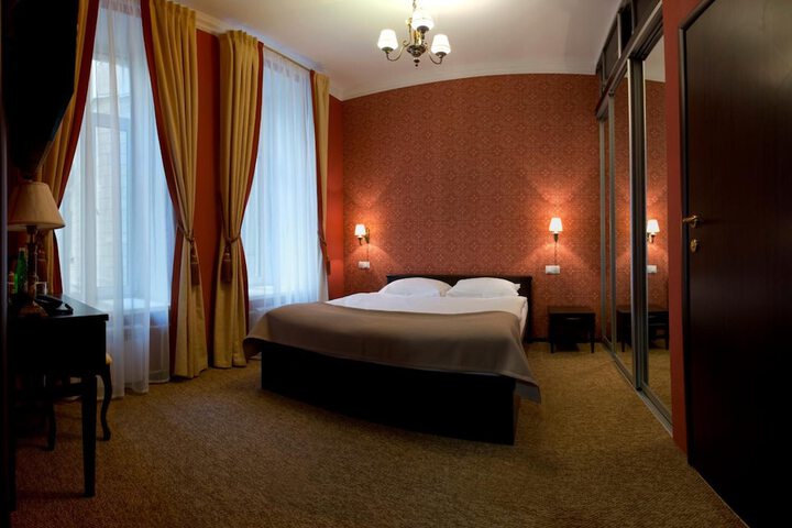Room 15 of 38