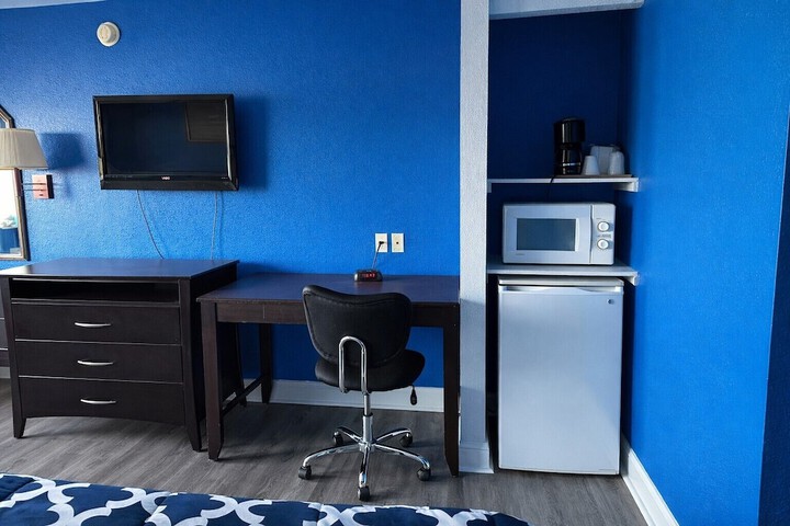 Room 11 of 42