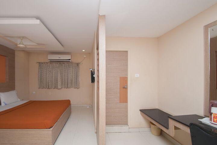 Room 11 of 12