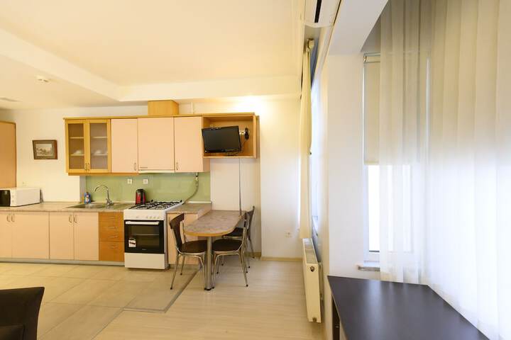 Room 11 of 48